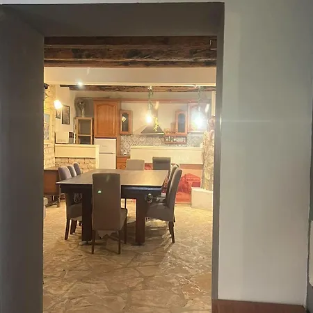 Diana - Six Bedroom With Private Pool 빌라 *