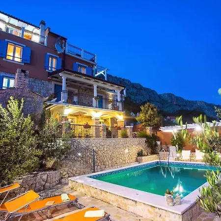Diana - Six Bedroom With Private Pool *