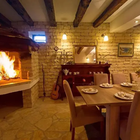 Diana - Six Bedroom With Private Pool Vila