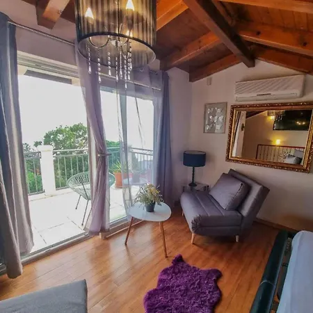 Diana - Six Bedroom With Private Pool Jesenice (Split-Dalmatia)
